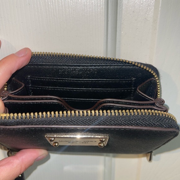 Black Michael Kors wallet/wristlet - Picture 5 of 5